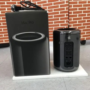애플 맥프로(Mac Pro)본체, 정품케이블 이미지