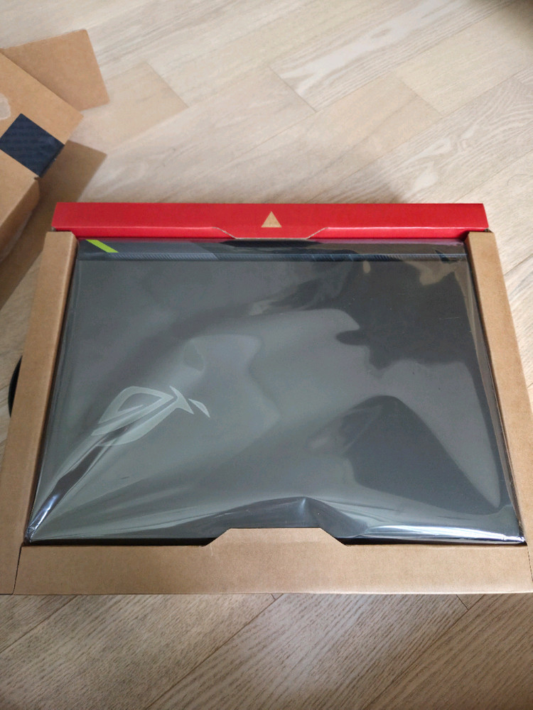 [단순개봉] ASUS ROG Strix G16 - 9955HX3D + RTX 5070 Ti + 32GB 이미지
