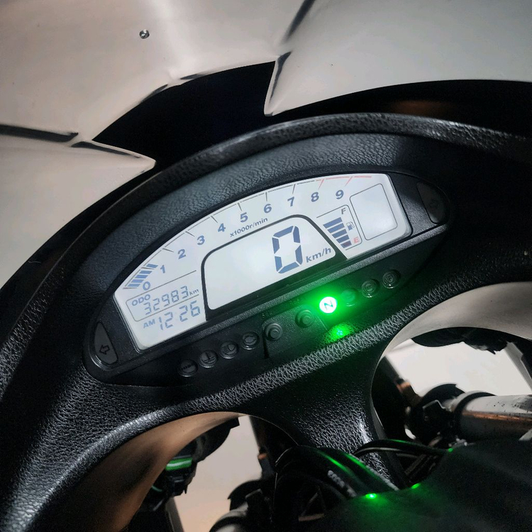 혼다 DN-01 08년식 32,983km 헤드라이트 파손 이미지