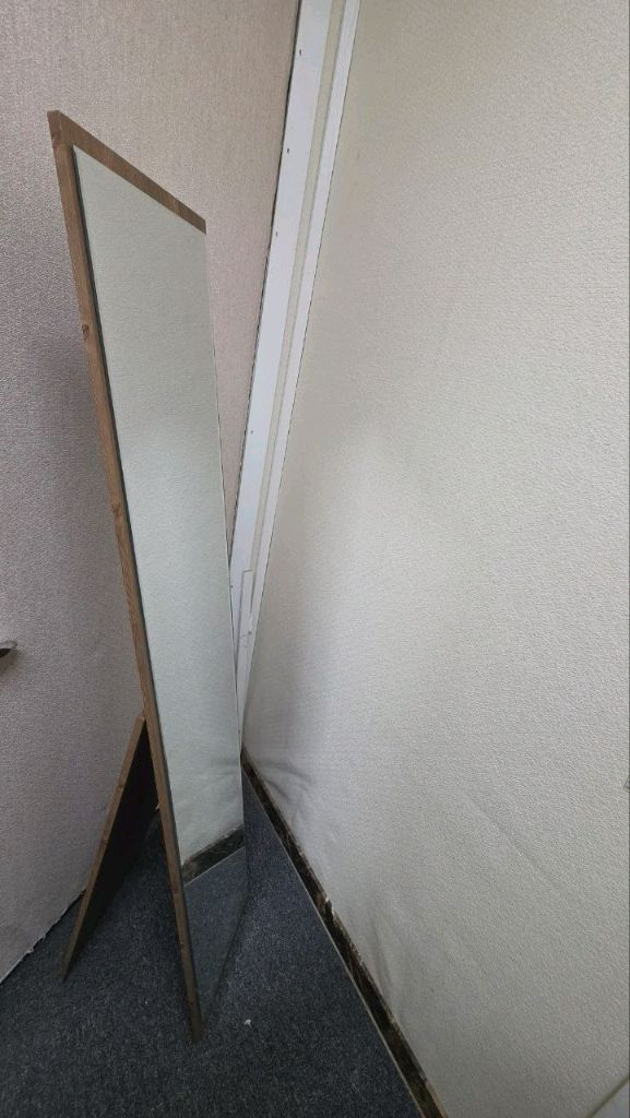 원목 프레임 전신거울 이미지