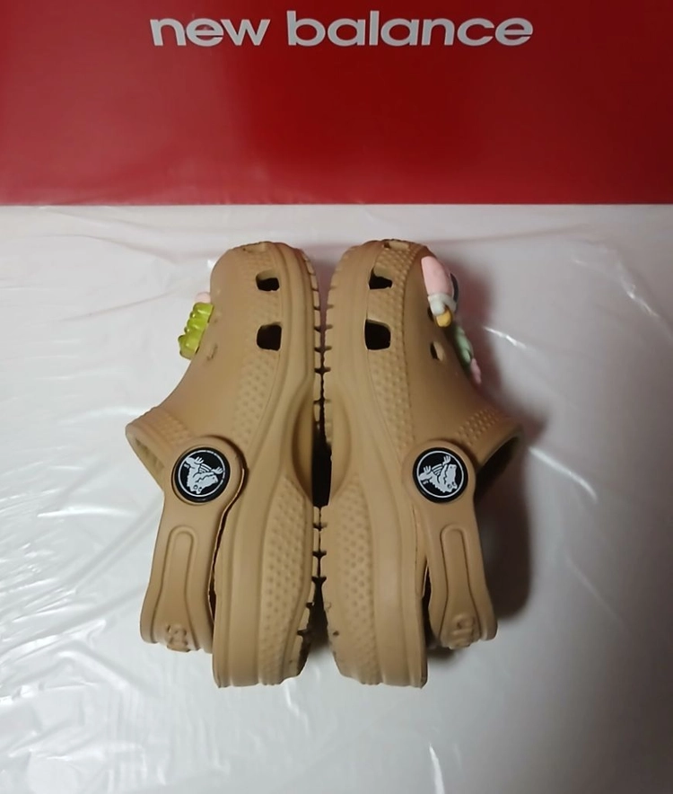 크록스정품 C5 120 클래식클로그 지비츠포함 이미지