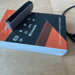 암호화폐 지갑 ledger nano x 이미지