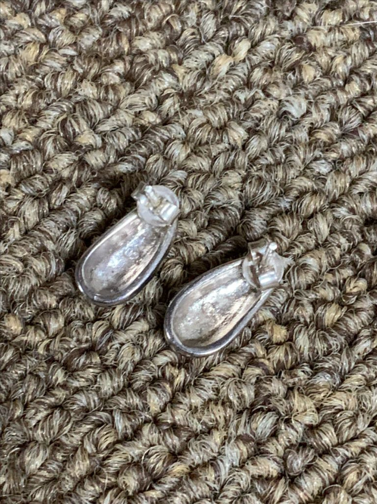 물방울 은 귀걸이 이미지