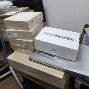 (Unifi WiFi 7 최상급 AP 세트,) U7-Pro-XGS 및 10G POE++스위치 (US-XG-6POE) 이미지