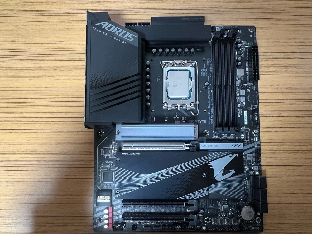 인텔 i7 13700k CPU + 기가바이트 Z790 어로스 엘리트 이미지