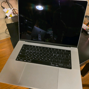 애플 맥북프로 M3 Max 16인치 (16코어 CPU, 40코어 GPU, 48GB RAM, 2TB) 이미지