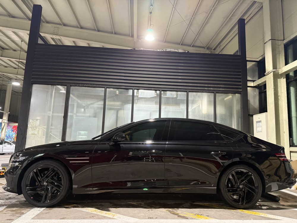G80 25년식 2.5T RWD 블랙/카멜 내장 이미지