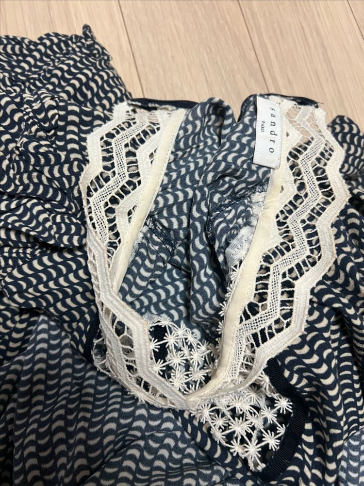 산드로 SANDRO 레이스 배색 셔링소매 패턴 롱원피스 네이비 언발 인견 쉬폰 이미지