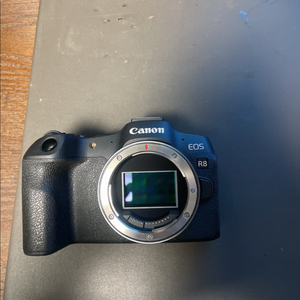 캐논 EOS R8 RF 24-50mm 렌즈 팝니다