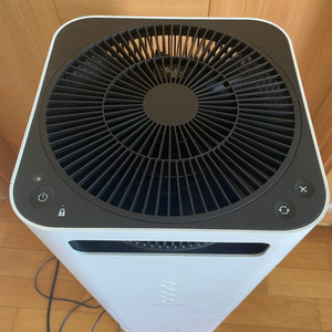 발뮤다 에어엔진 공기청정기 이미지