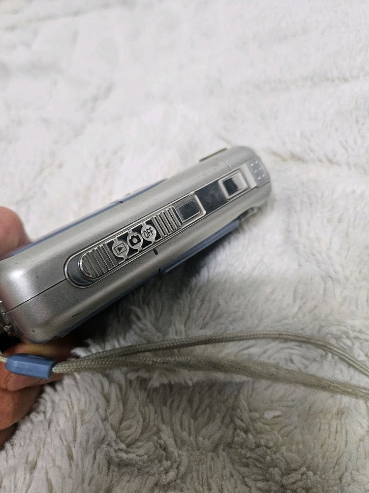 니콘 쿨픽스 2500 황조지 디카 레트로 카메라 이미지