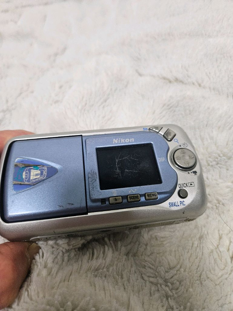 니콘 쿨픽스 2500 황조지 디카 레트로 카메라 이미지