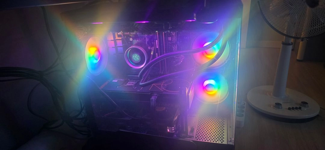 고성능 게이밍 PC 본체 9800X3D + RTX 4080 SUPER 이미지