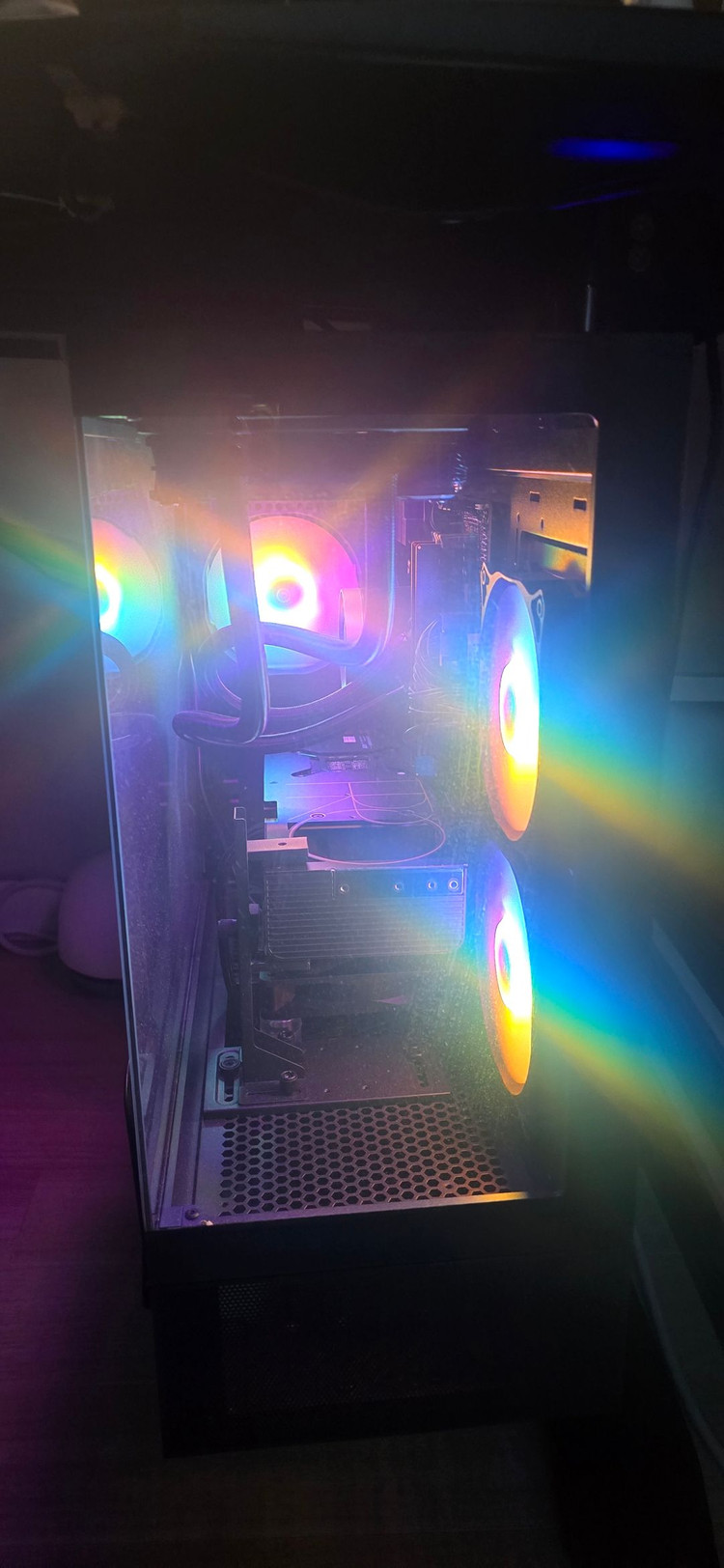고성능 게이밍 PC 본체 9800X3D + RTX 4080 SUPER 이미지