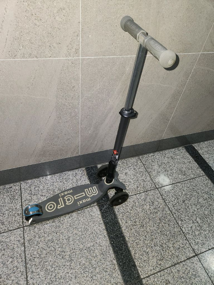 마이크로 킥보드 폴더블 맥시 LED입니다 이미지