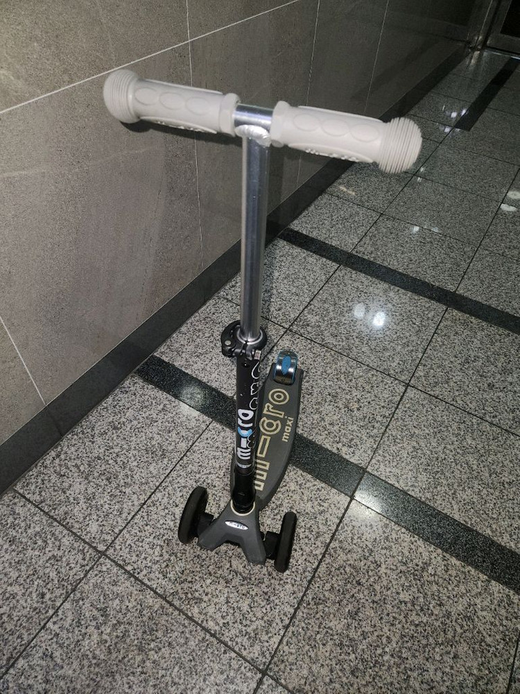 마이크로 킥보드 폴더블 맥시 LED입니다 이미지