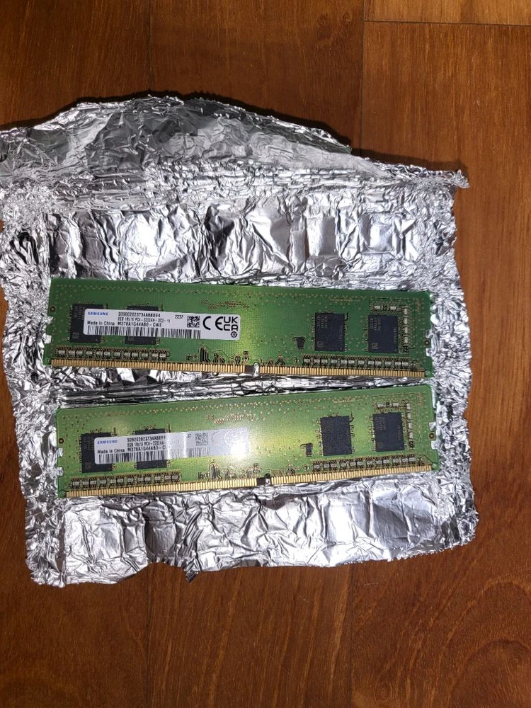 DDR4 3200 메모리 8GB 2개, DDR5 4800 메모리 16GB 2개 이미지