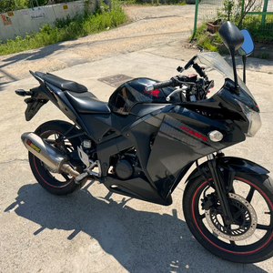 혼다 cbr125 17년식 풀배기 짧은키로수 판매합니다 이미지