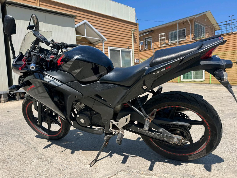 혼다 cbr125 17년식 풀배기 짧은키로수 판매합니다 이미지