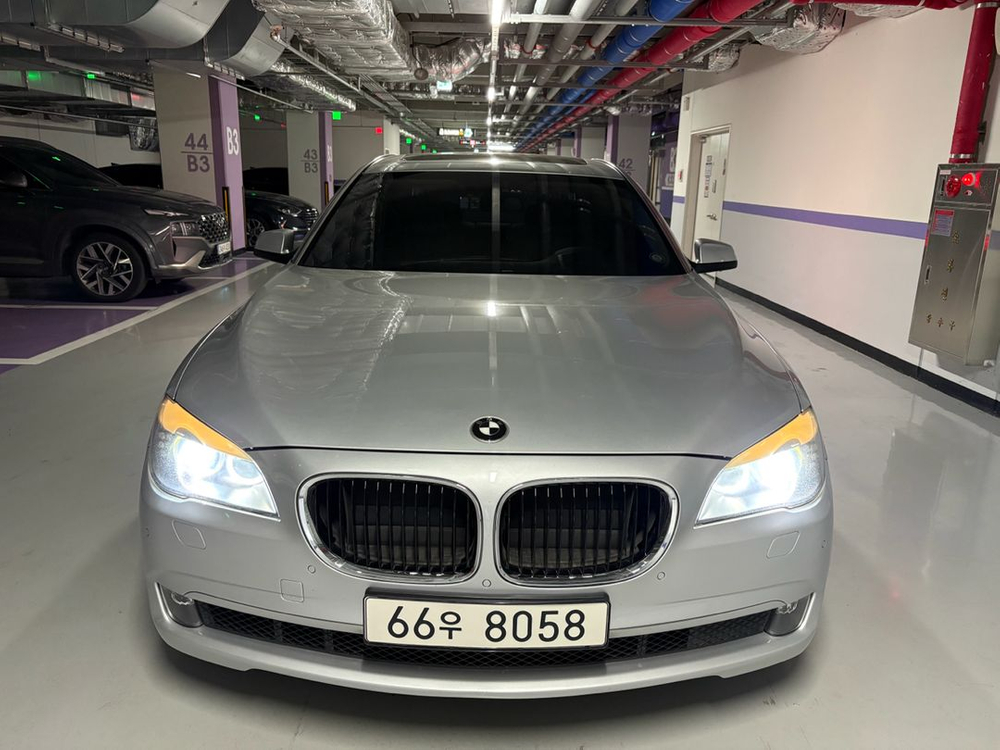 2010년 740li (f02) 실버 이미지