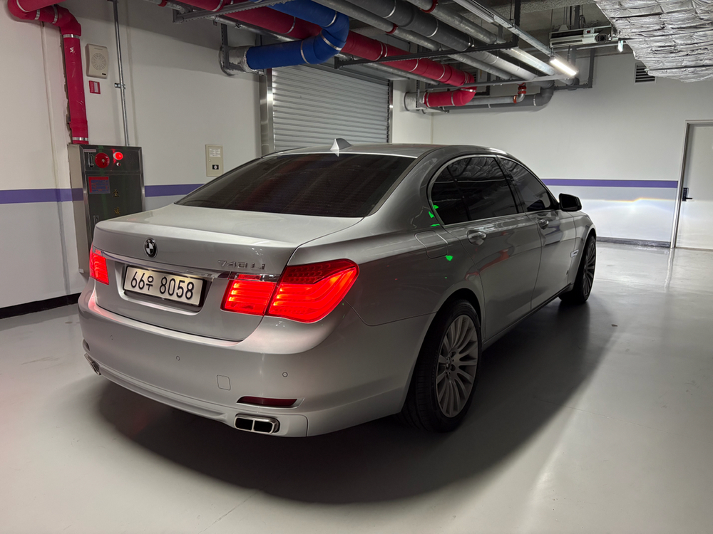 2010년 740li (f02) 실버 이미지