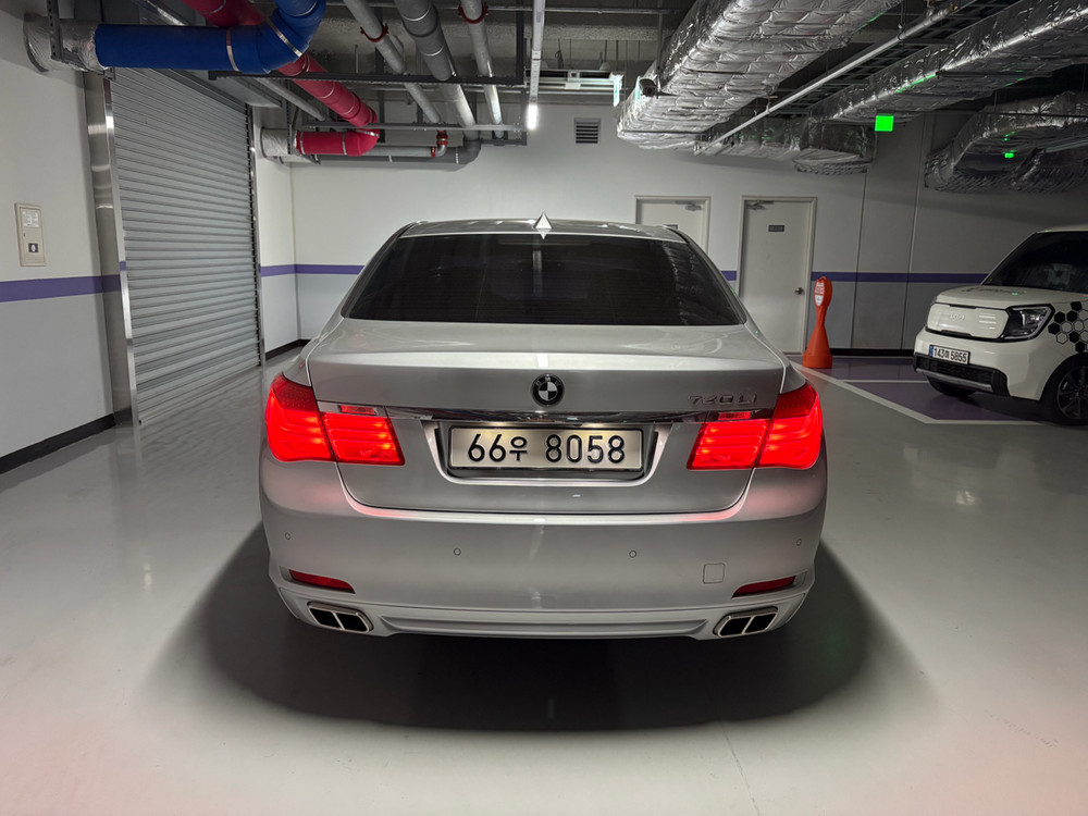 2010년 740li (f02) 실버 이미지