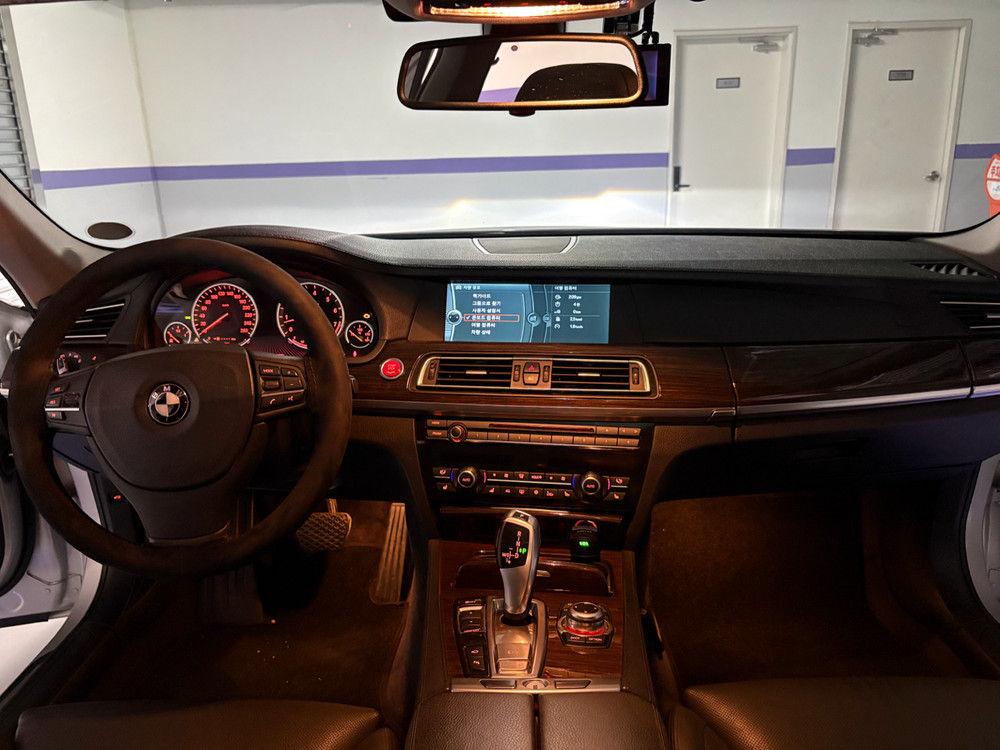 2010년 740li (f02) 실버 이미지