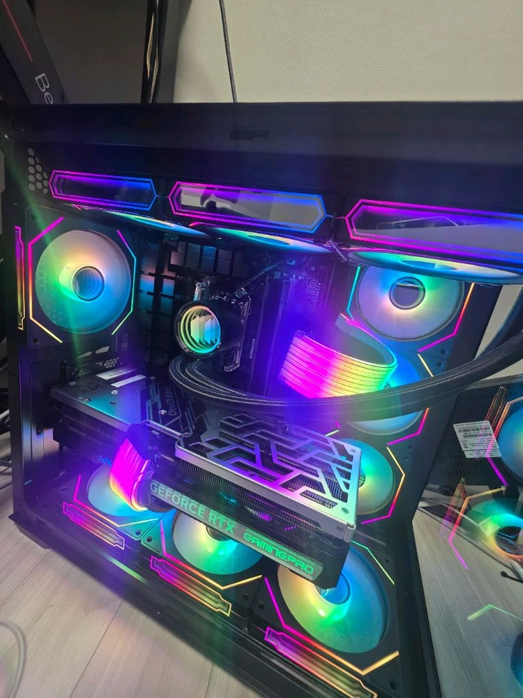 7800X3D RTX4070TI 고사양본체 팝니다 이미지