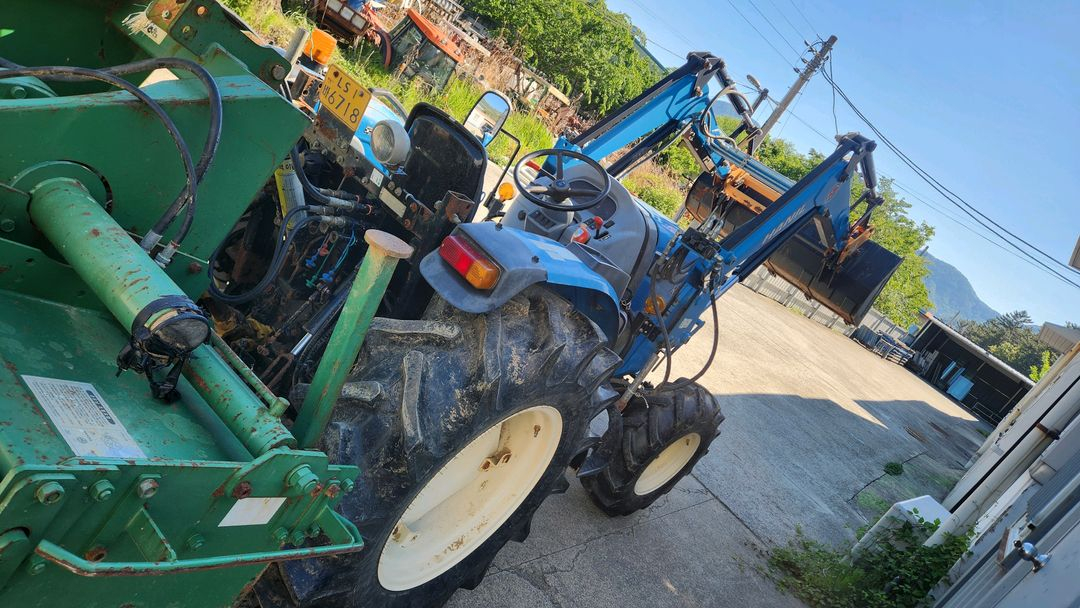 LS 16년식 50마력 XR4150 트랙터 트랙트 트렉터 트렉트 로더,본기,위캔 이동식로터리 1000시간사용 이미지