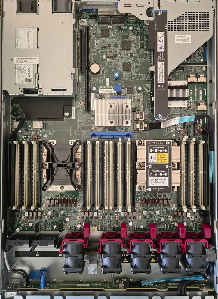 (1U 서버) HP DL360 G10 LFF 4BAY / SFF 8BAY 스케일러블 중고서버 이미지