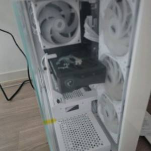 본체 7800x3d Rtx5070 1tb 32gb 게이밍 컴퓨터 이미지
