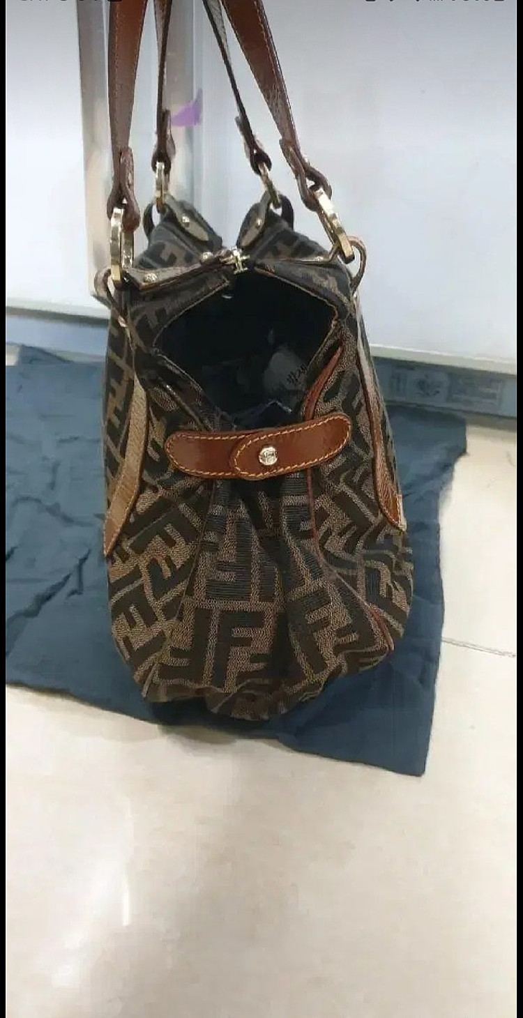 펜디 주카 토드백 이미지