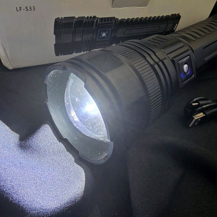 LF-S33 강력 LED 손전등 (15000mAh) 새제품 해루질 캠핑 이미지