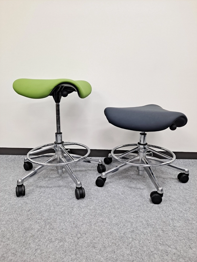 휴먼스케일 새들 스툴 의자 (Humanscale Saddle Stool Chair, 검정) 이미지