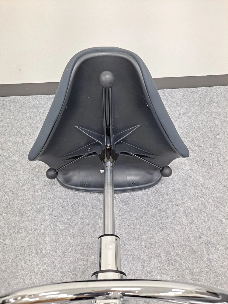 휴먼스케일 새들 스툴 의자 (Humanscale Saddle Stool Chair, 검정) 이미지