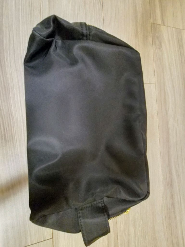 샤넬 뷰티 금장 파우치 이미지