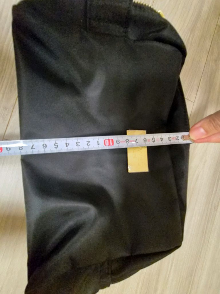 샤넬 뷰티 금장 파우치 이미지