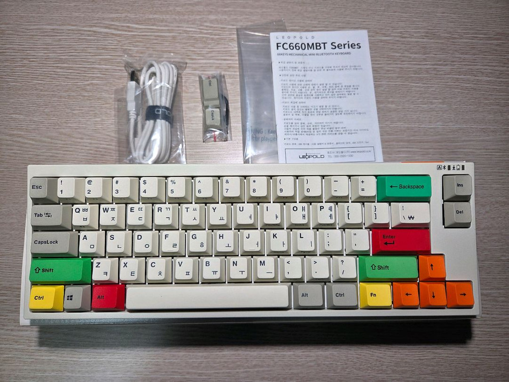 레오폴드 FC660MBT 화이트투톤 한글 저소음적축 이미지