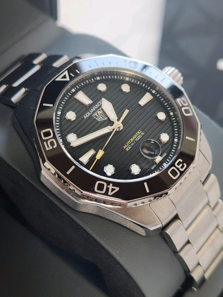 태그호이어 아쿠아레이서 프로패셔널300 블랙 43mm 이미지