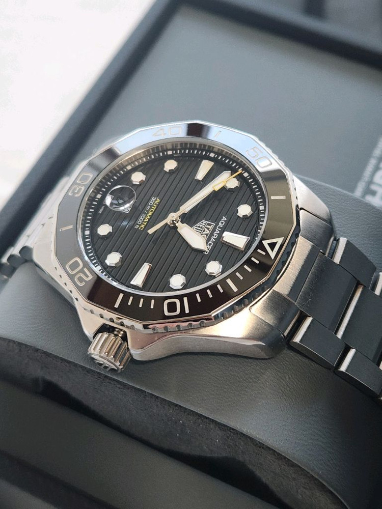 태그호이어 아쿠아레이서 프로패셔널300 블랙 43mm 이미지