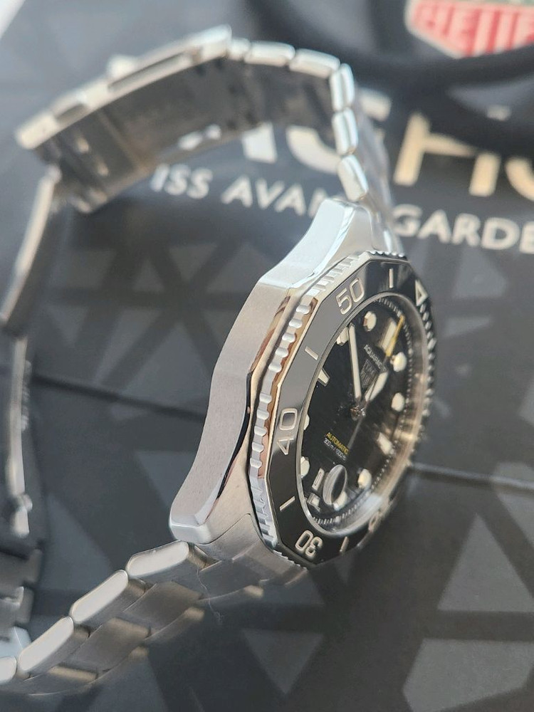 태그호이어 아쿠아레이서 프로패셔널300 블랙 43mm 이미지