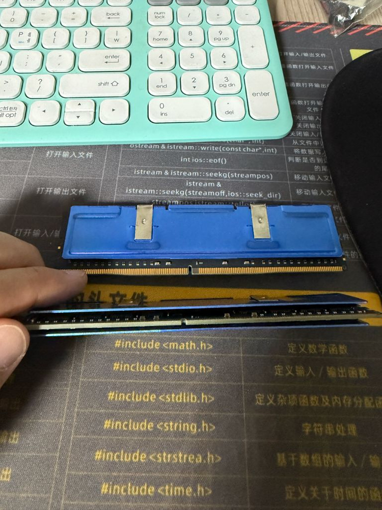 KLEVV DDR4 32GB 3600MHz 데스크탑 램 2개 이미지