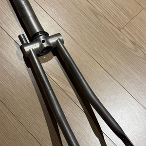 브롬톤 티탄 포크 정품 (파손품) 스템 내부 연결부 터짐 이미지