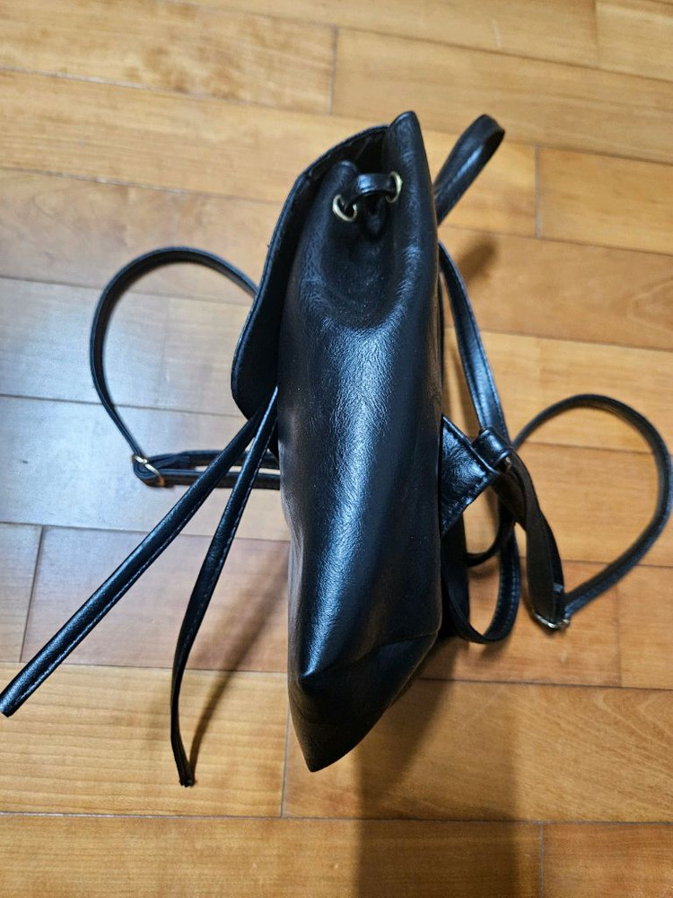 블랙 미니 가죽 백팩 이미지