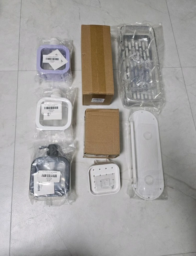 현관 욕실 주방을 깔끔하게 정리할 수 있는 선반들 판매 해요 이미지