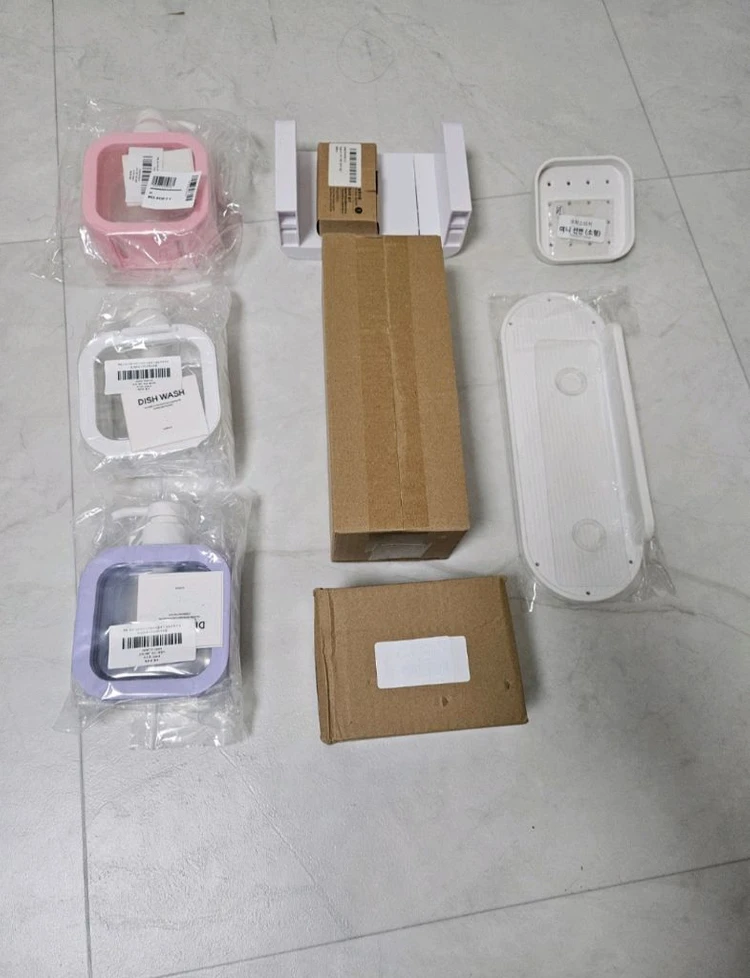 현관 욕실 주방을 깔끔하게 정리할 수 있는 선반들 판매 해요 이미지