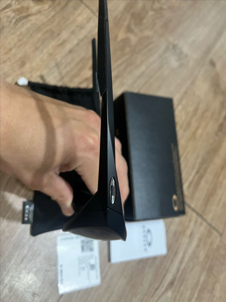 오클리 아이자켓 검정 모델 새상품 판매 이미지