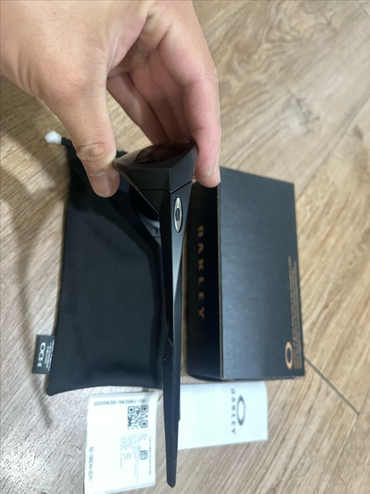 오클리 아이자켓 검정 모델 새상품 판매 이미지