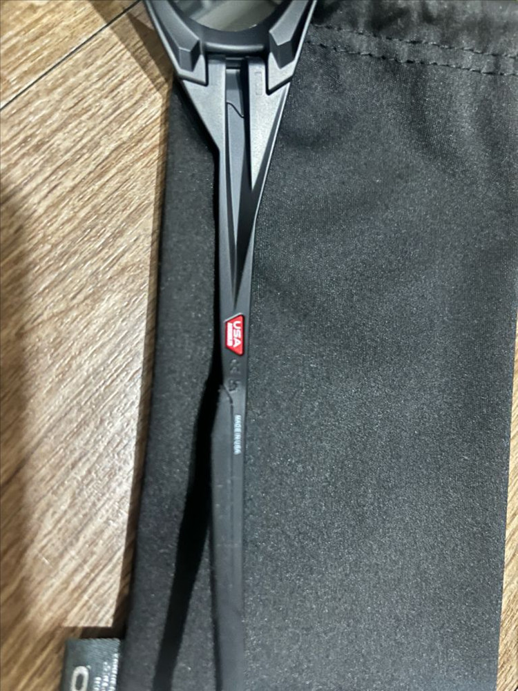 오클리 아이자켓 검정 모델 새상품 판매 이미지