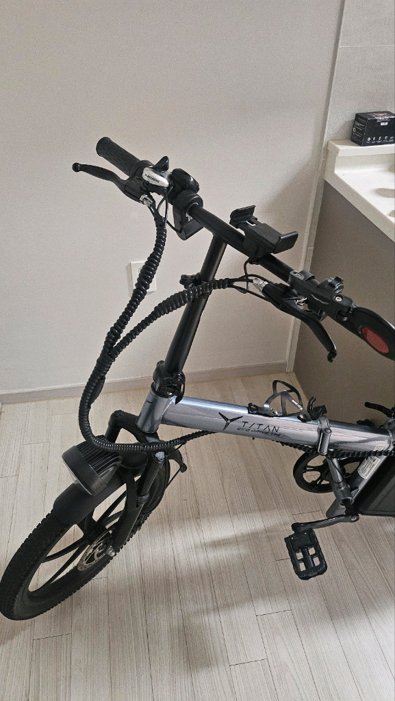 타이탄 에코드라이브 T-700 이미지